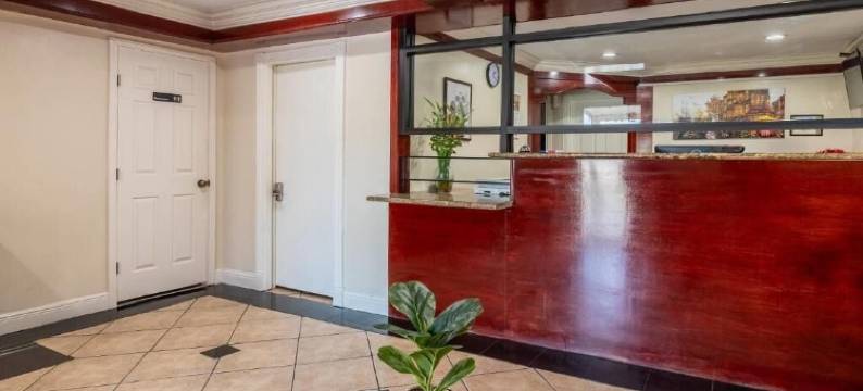 Relax Inn & Suites图片