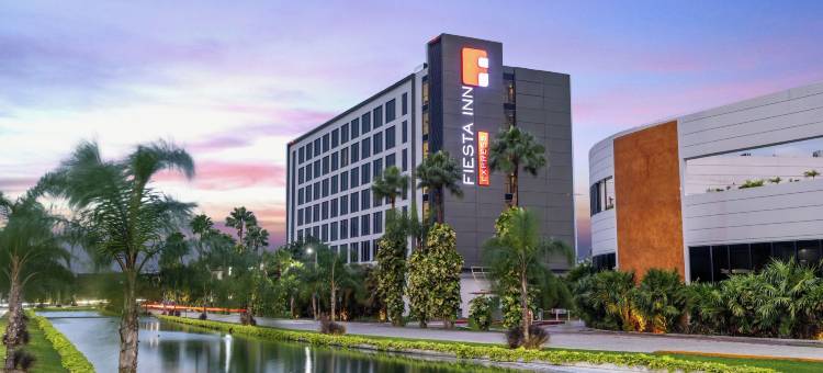 坎昆孔布嘉年华快捷(Fiesta Inn Express Cancún Cumbres)图片