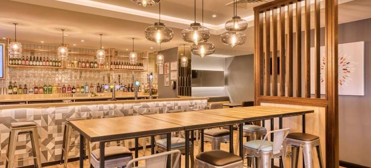 克里布斯铜锣湾(M5,J17)布里斯托尔普瑞米尔酒店(Premier Inn Bristol Cribbs Causeway (M5, J17))图片