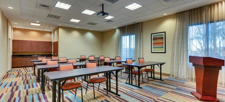 邓恩I-95万枫酒店及套房(Fairfield Inn & Suites Dunn I-95)图片