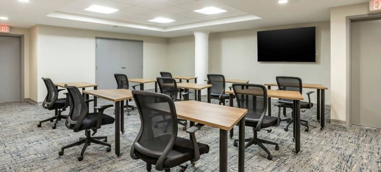 纽瓦克机场福朋喜来登酒店(Four Points by Sheraton Newark Airport)图片