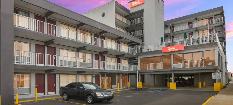 红屋顶PLUS+及套房维吉尼亚海滩-海滨(Red Roof Plus+ & Suites Virginia Beach - Seaside)图片