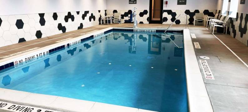 拉昆塔温德姆酒店套房，由温德姆小城/红石提供(La Quinta Inn & Suites by Wyndham Littleton/Red Rocks)图片