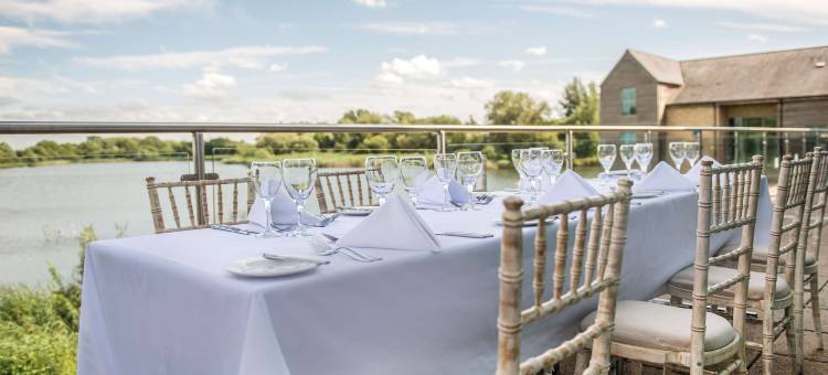 德威尔柯茨窝尔山水上乐园酒店(De Vere Cotswold Water Park)图片