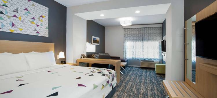 马纳萨斯杜勒斯机场温德姆拉昆塔套房酒店(La Quinta Inn & Suites by Wyndham Manassas VA-Dulles Airport)图片