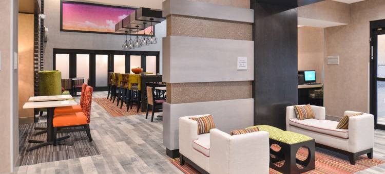 埃姆斯欢朋套房酒店(Hampton Inn & Suites Ames)图片