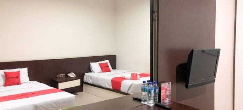 红多兹酒店-近佩德海滩(RedDoorz near Pantai Pede)图片