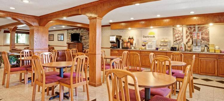 门罗戴斯酒店(Days Inn & Suites by Wyndham Monroe)图片