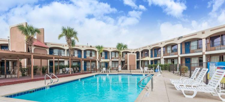 圣安东尼奥斯普拉希/ATT中心戴斯酒店(Days Inn by Wyndham San Antonio Splashtown/ATT Center)图片