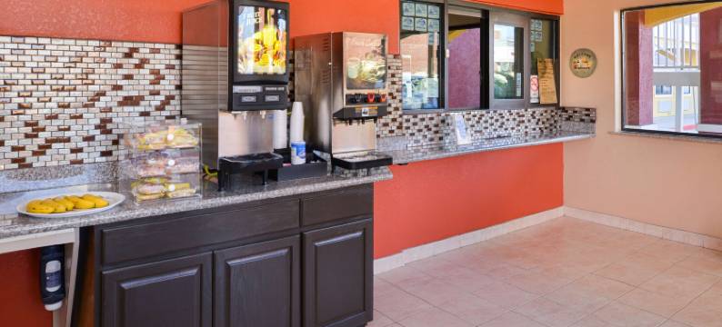 贝敦美洲最佳价值酒店(Americas Best Value Inn Baytown)图片