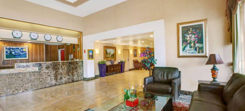 霍桑洛杉矶国际机场华美达酒店(Ramada by Wyndham Hawthorne LAX / LA Stadium)图片