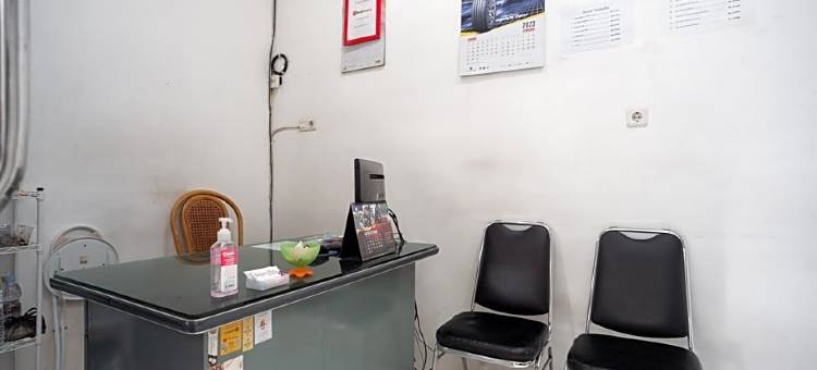 OYO 3929 8安高马斯酒店(RedDoorz at Jalan Bangau Palembang)图片