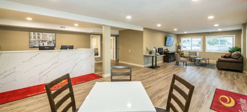 山麓汽车旅馆(Econo Lodge Inn & Suites)图片