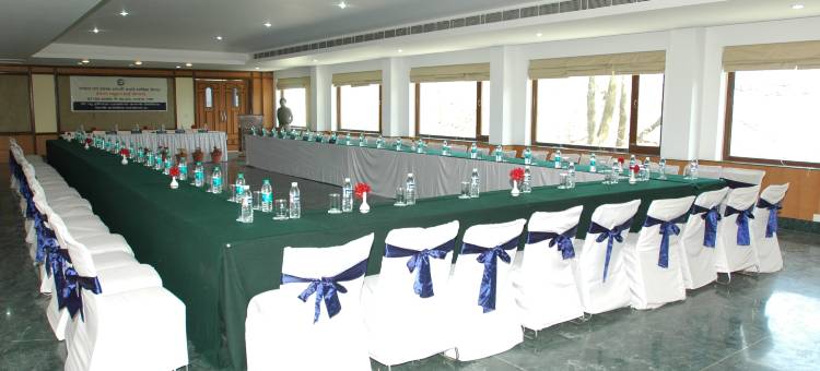 马德胡班萨罗瓦尔门廊慕苏里(Madhuban Sarovar Portico Mussoorie)图片