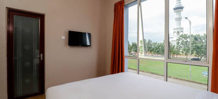 丹绒温仓布利茨酒店(Blitz Hotel Batam Near Sultan Mahmud Ri'Ayat Shah)图片