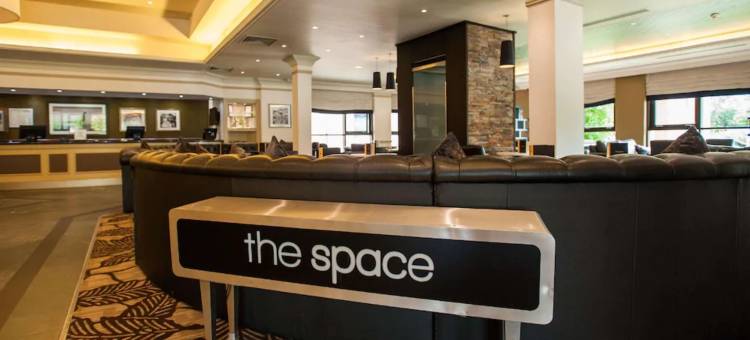 爱丁堡机场希尔顿逸林酒店(DoubleTree by Hilton Edinburgh Airport)图片