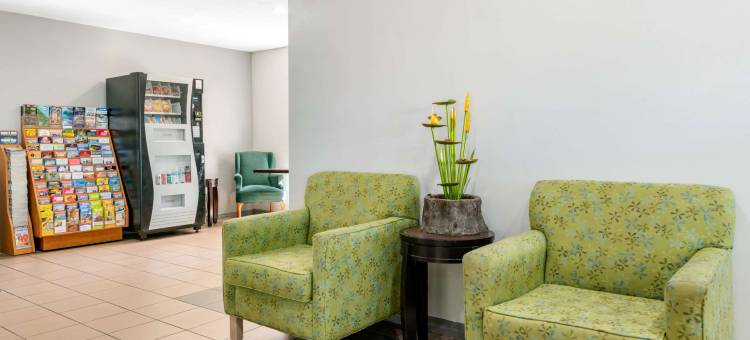 北萨拉索塔凯艺酒店-近丽都岛海滩(Quality Inn Sarasota North Near Lido Key Beach)图片