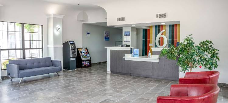 克莱尔莫尔 6 号工作室酒店(Studio 6 Claremore, OK)图片