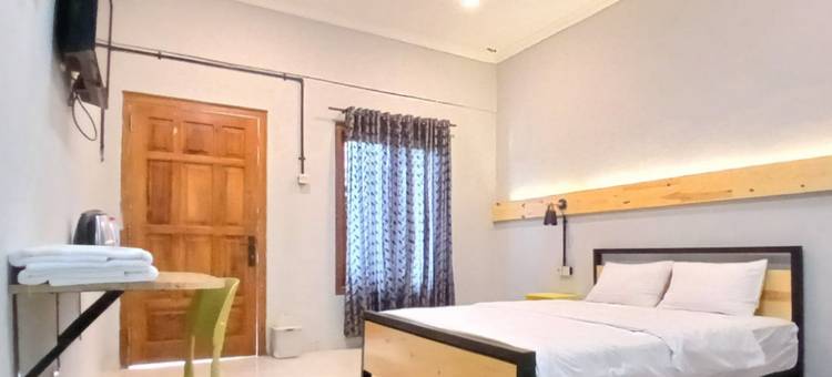 肯内瓦生活酒店-靠近沃诺萨里阿伦阿伦-美特拉红门酒店(Kenewae Living Near Alun-Alun Wonosari Mitra RedDoorz)图片