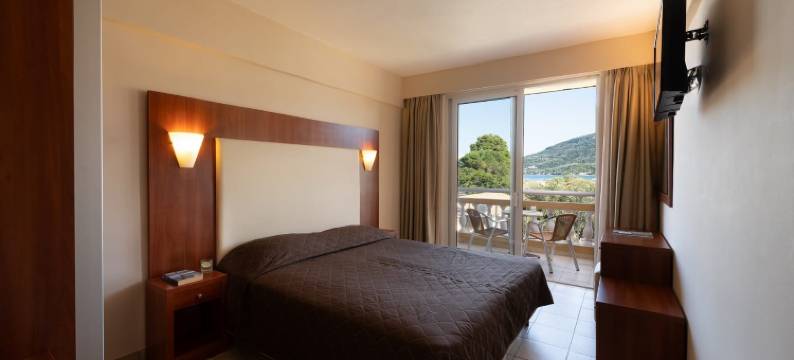 Canvas by Mitsis Messonghi图片