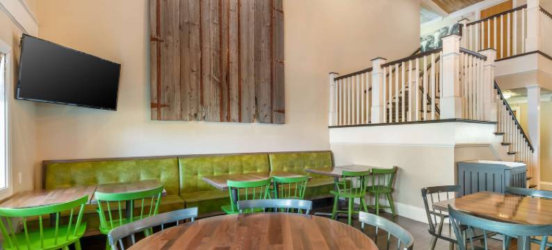 大学公园贝斯特韦斯特优质套房酒店(Best Western Plus University Park Inn  Suites)图片