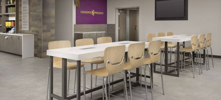 迈尔斯堡机场希尔顿惠庭套房酒店(Home2 Suites by Hilton Fort Myers Airport)图片