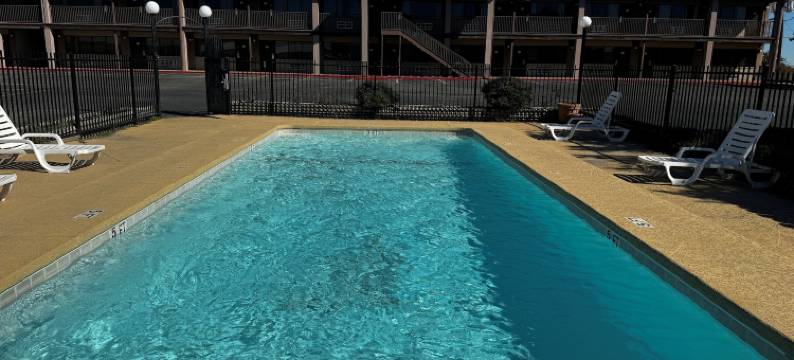 吉丁斯温德姆速 8 酒店(Super 8 by Wyndham Giddings)图片