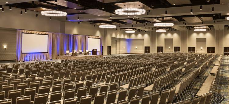 登顿会议中心希尔顿安泊套房酒店(Embassy Suites Denton Convention Center)图片