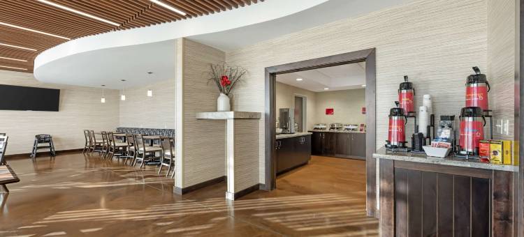 贝斯特韦斯特优质湖景酒店(Best Western Plus Lakeview Hotel)图片