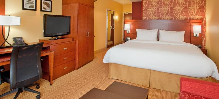 匹兹堡北/蔓越莓乡伍德万怡酒店(Courtyard Pittsburgh North/Cranberry Woods)图片