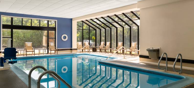 哈特福布拉德利机场希尔顿逸林酒店(DoubleTree by Hilton Hartford - Bradley Airport)图片