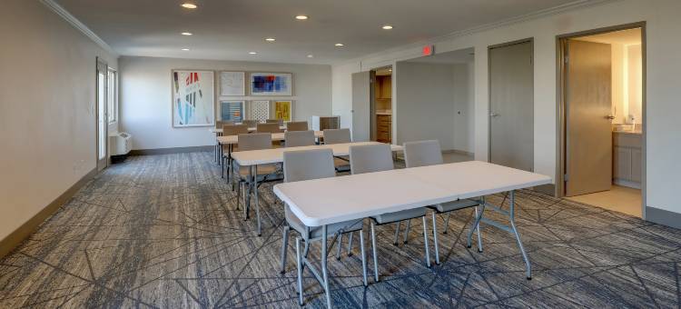 布兰森中心区76号智选假日套房酒店(Holiday Inn Express & Suites Branson 76 Central)图片