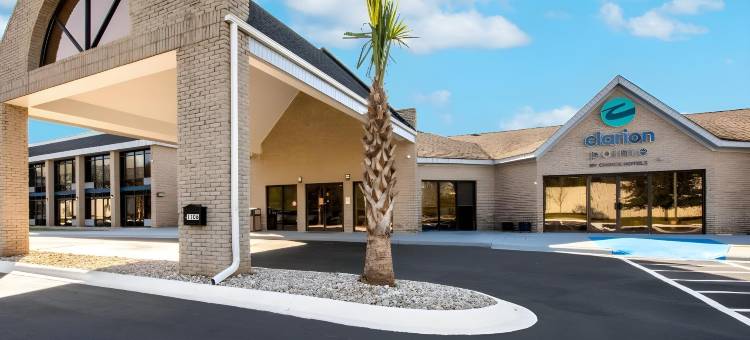 凯隆波因特酒店 - 近大学(Clarion Pointe Near University)图片