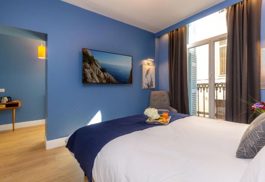 Les Appartements Chics du Vieux-Port Hotel Overview