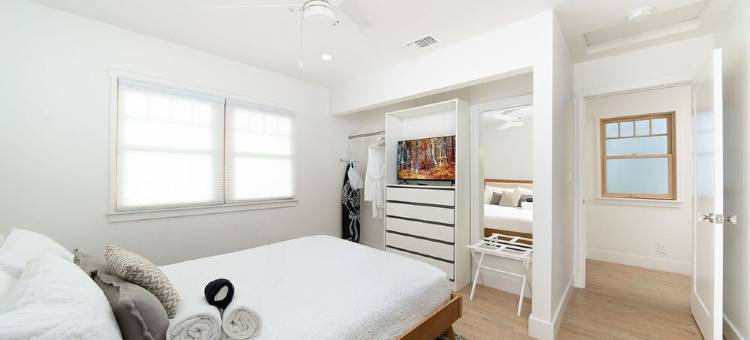 现代-长滩市中心度假屋!(Modern Home - steps from downtown LB!)图片
