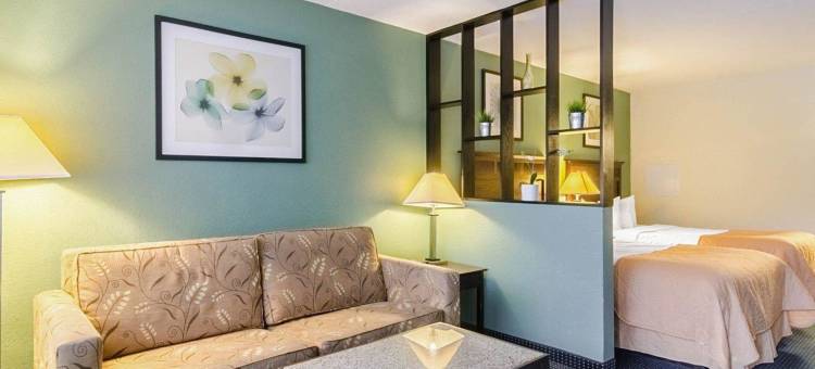 威廉斯堡中心罗德威套房酒店(Rodeway Inn & Suites Williamsburg Central)图片