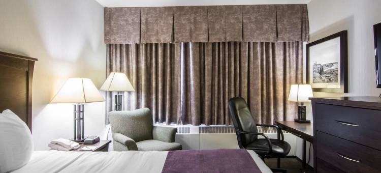 耶洛奈夫凯艺套房酒店(Quality Inn & Suites Yellowknife)图片
