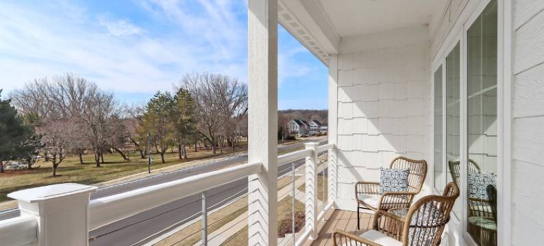 Spacious Suite with Balcony and Modern Amenities - Luxurious Escape图片