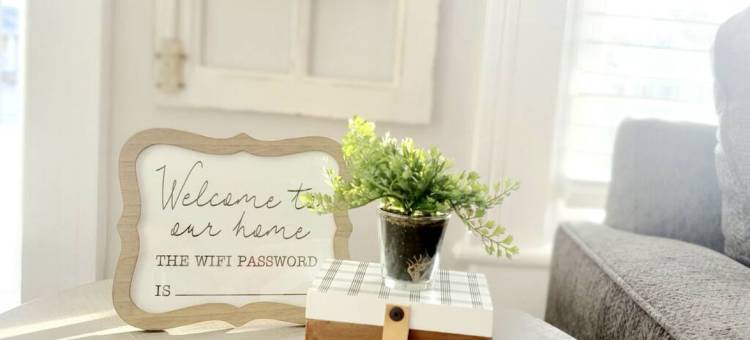 Fire Pit, Outdoor Dining, and Full Kitchen - Charming Family Haven图片
