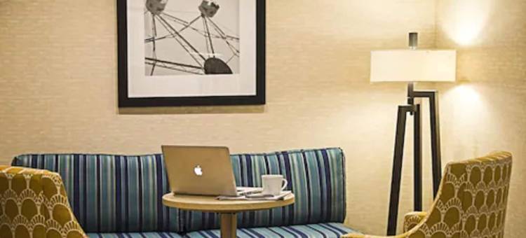 渥太华机场希尔顿欢朋酒店(Hampton Inn by Hilton Ottawa Airport)图片