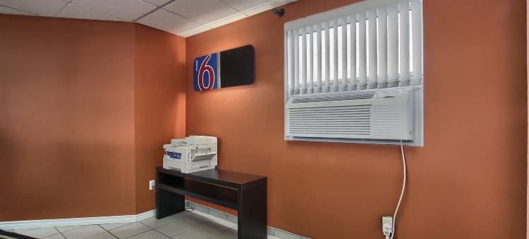 6号汽车旅馆(Motel 6 Windsor, on)图片