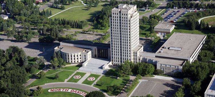 拉蒂森比马克水上公园乡村酒店套房(Country Inn & Suites by Radisson Bismarck Waterpark)图片