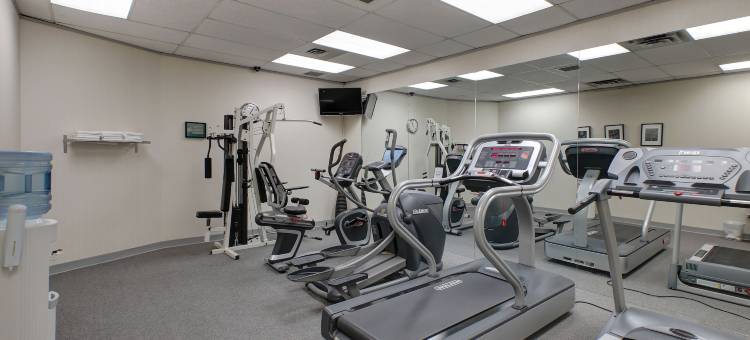 尼斯库艾德蒙顿机场温德姆华美达酒店(Ramada by Wyndham Nisku Edmonton Airport)图片