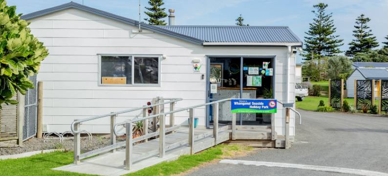 旺阿努伊海滨假日公园酒店(Whanganui Seaside Holiday Park)图片