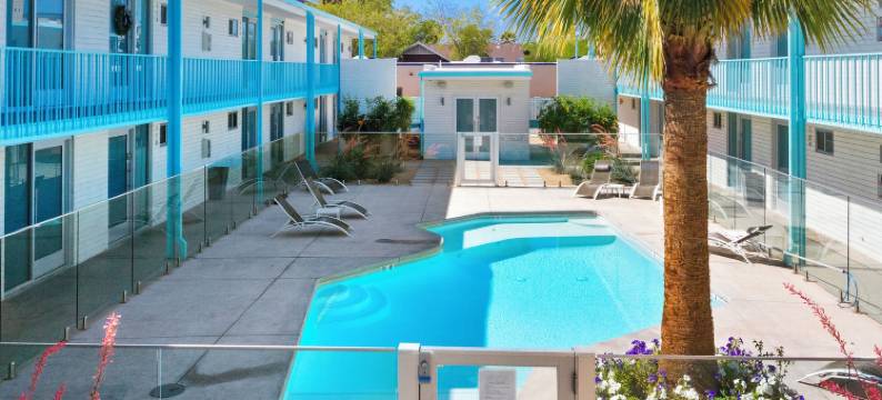 DTPHX时髦泳池边小屋(Funky Pool Side Cabana in Dtphx)图片