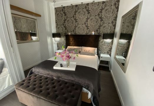 C&L Double room Santa Cruz center, Wifi, Air conditionerHotel Overview