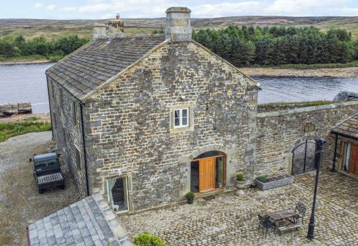 Snave Barn Hotel Overview