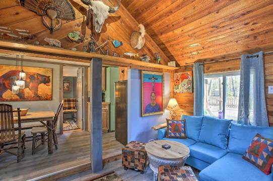 '工作,玩乐和远离喧嚣的小屋' 近希金斯湖!(Work, Play and Get Away Cabin Near Higgins Lake!)