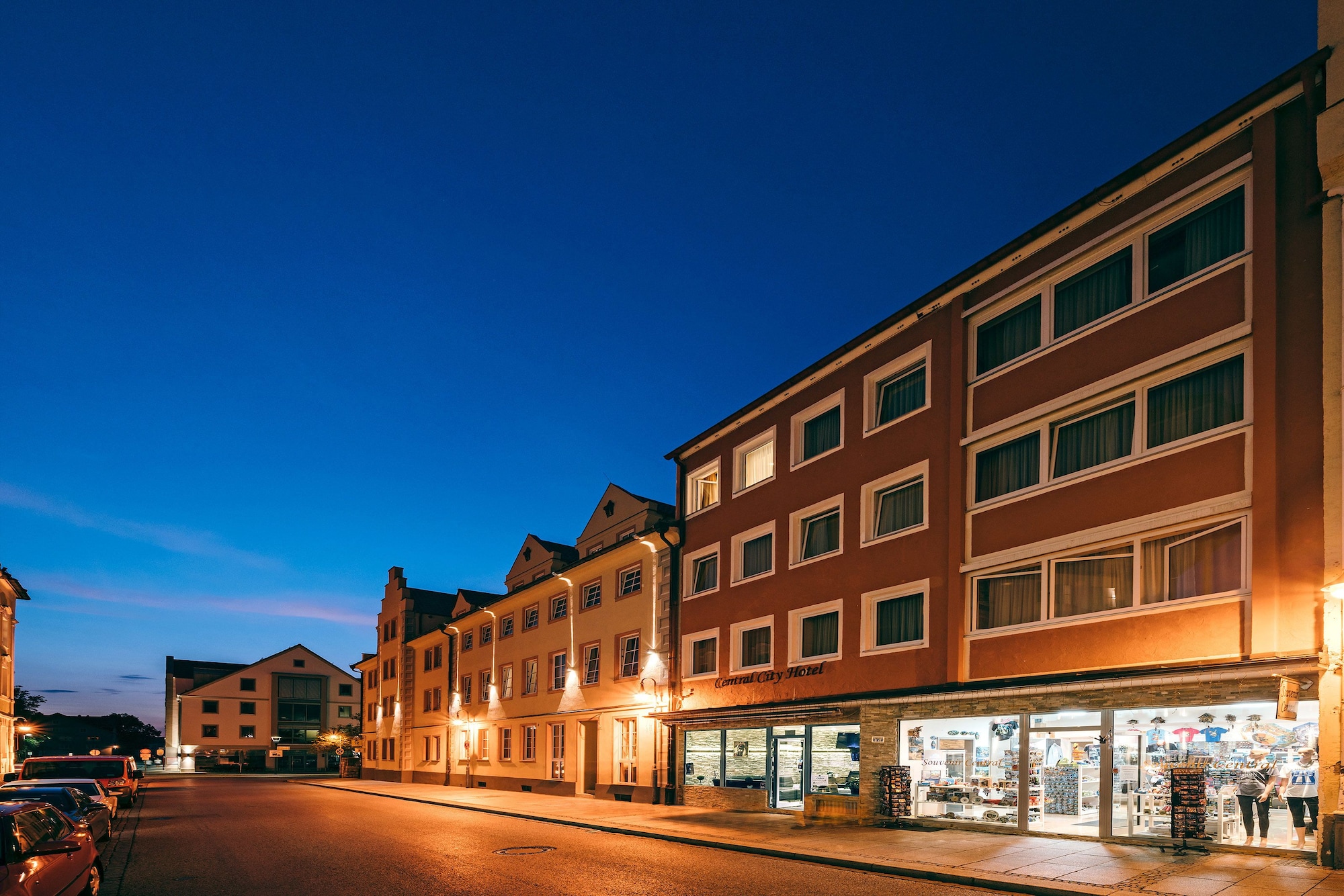 Central City Hotel Over view