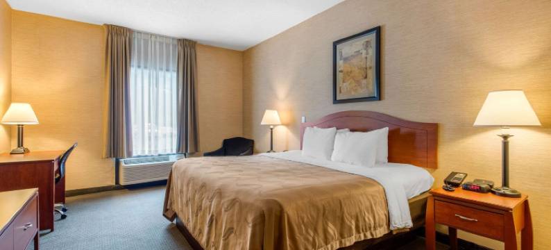 本顿德拉芬维尔凯艺套房酒店(Quality Inn & Suites Benton - Draffenville)图片